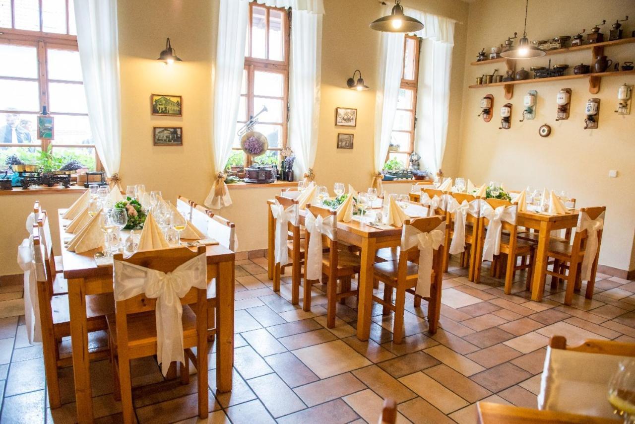 Penzion Restaurace U Helferu Libun Ngoại thất bức ảnh